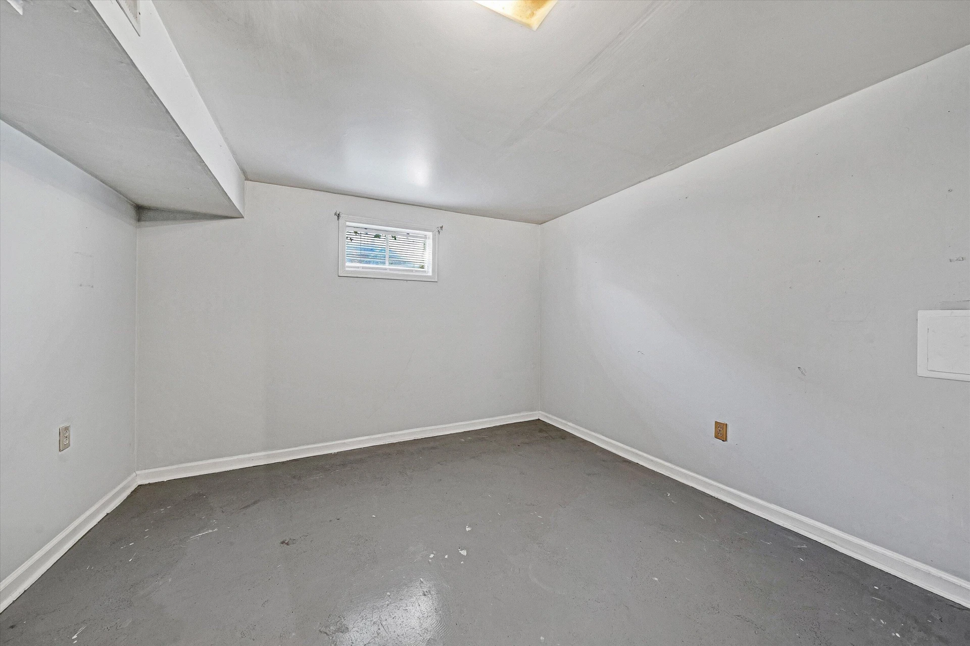 1433 Morehead AVE - Photo 18