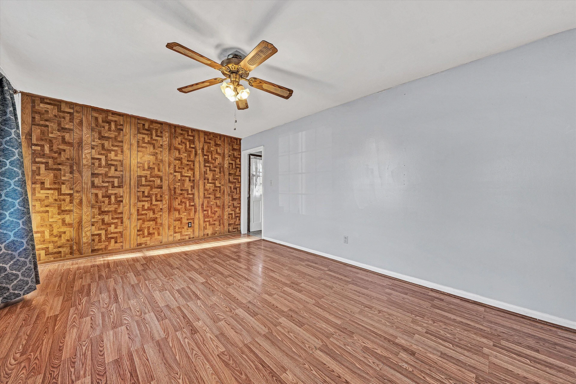 1433 Morehead AVE - Photo 8