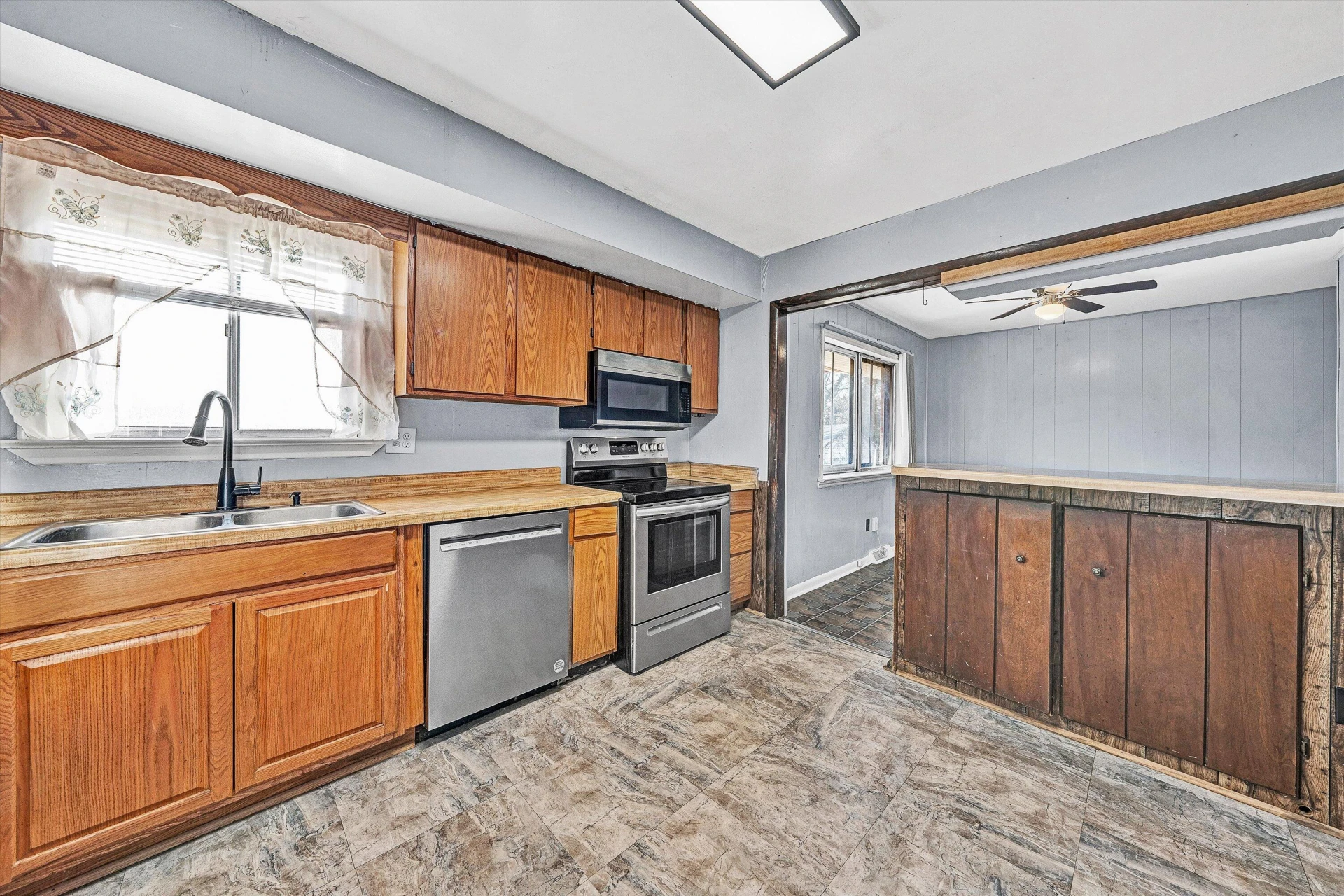 1433 Morehead AVE - Photo 10
