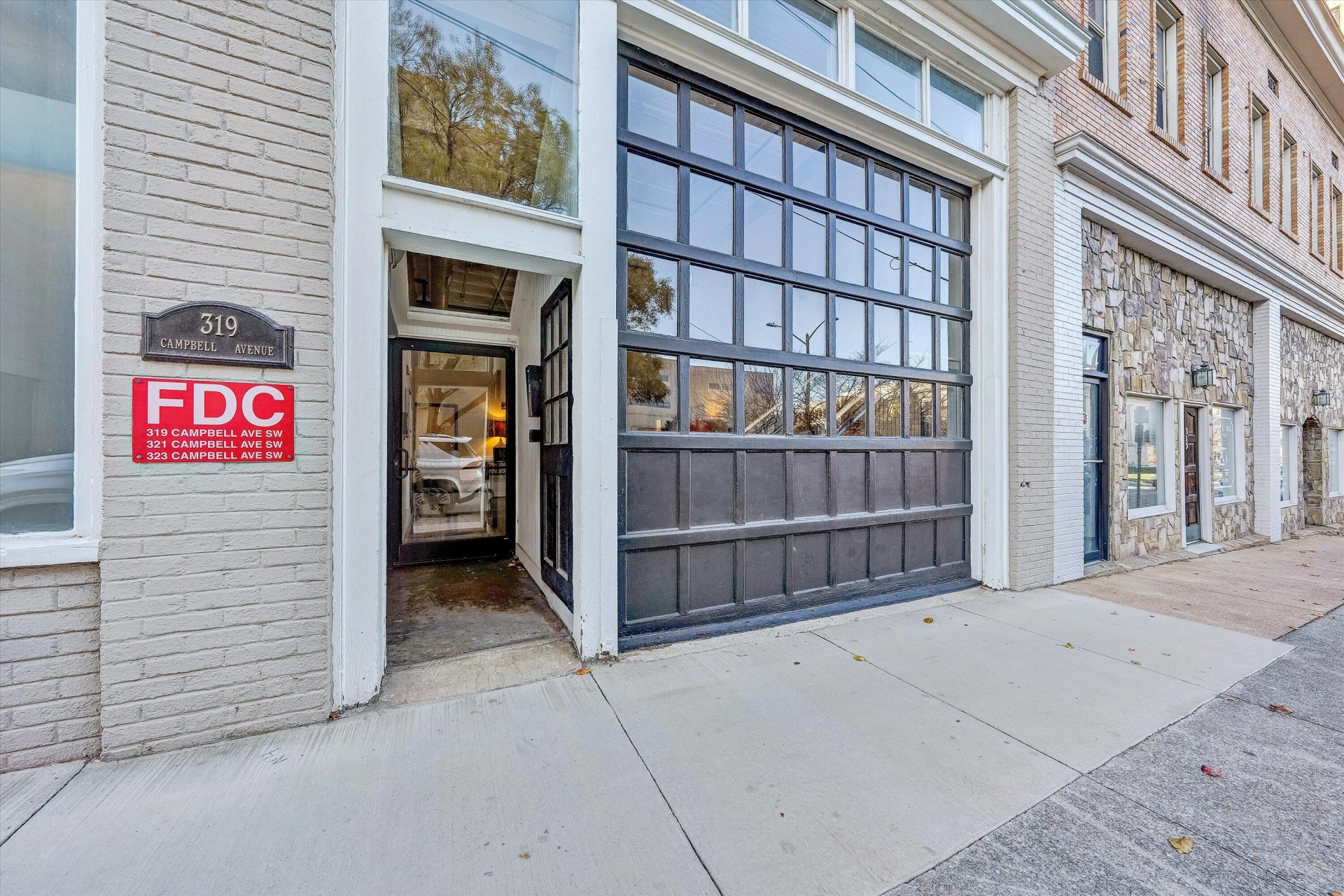 319 Campbell AVE #206