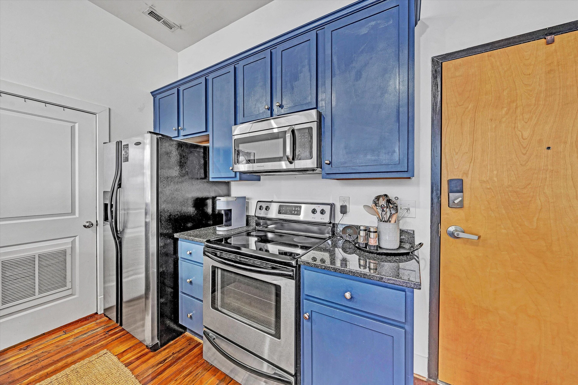 319 Campbell AVE #206 - Photo 7