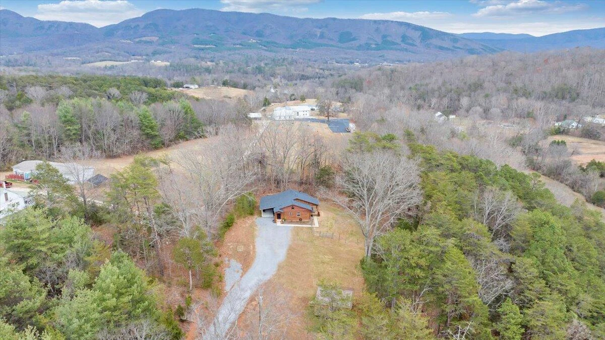 8013 Springwood RD - Photo 3