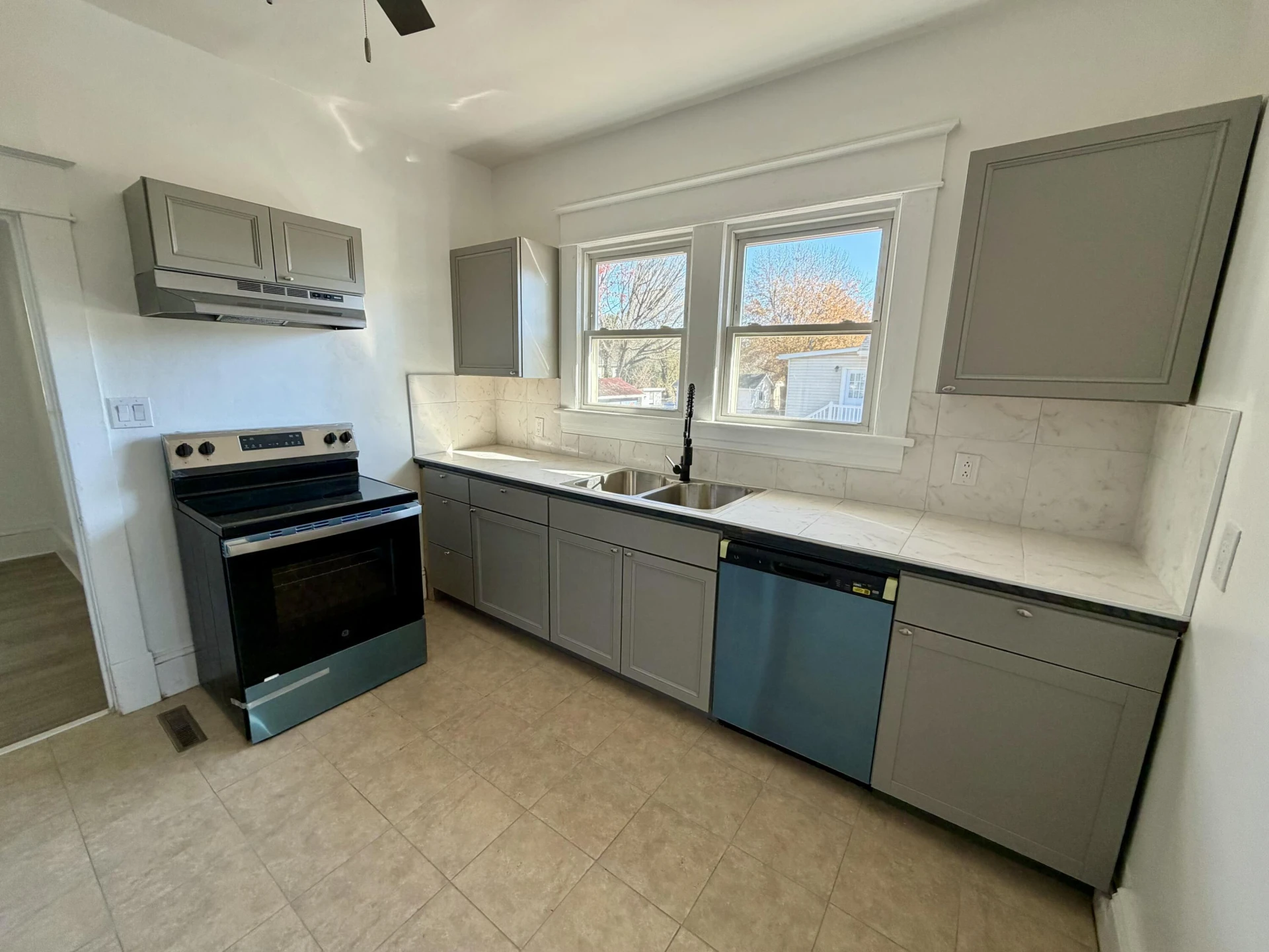 1248 PECHIN AVE - Photo 4