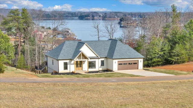 639 Compass Cove CIR