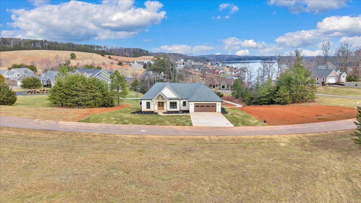 639 Compass Cove CIR - Photo 105