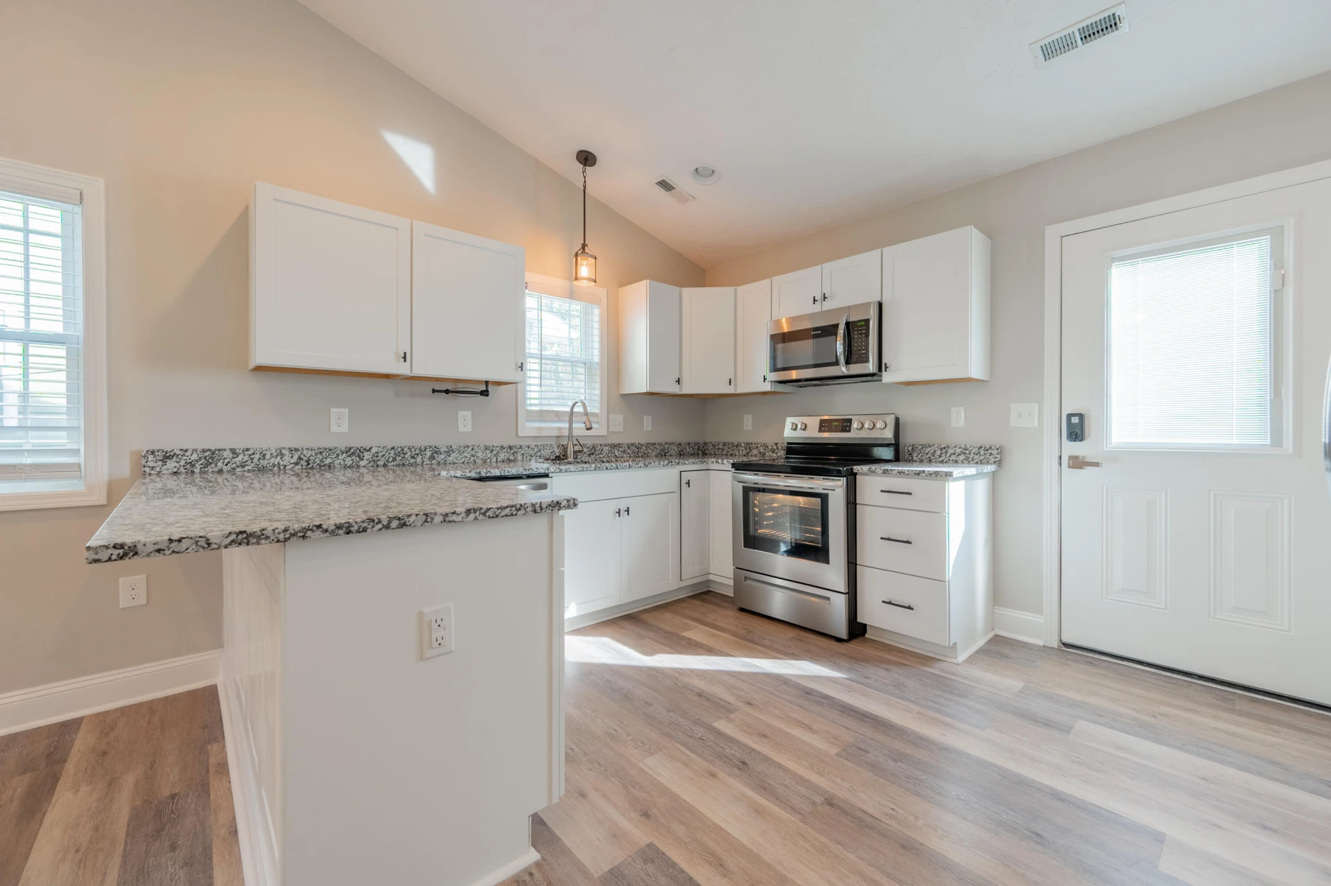 1443 Varnell AVE - Photo 14