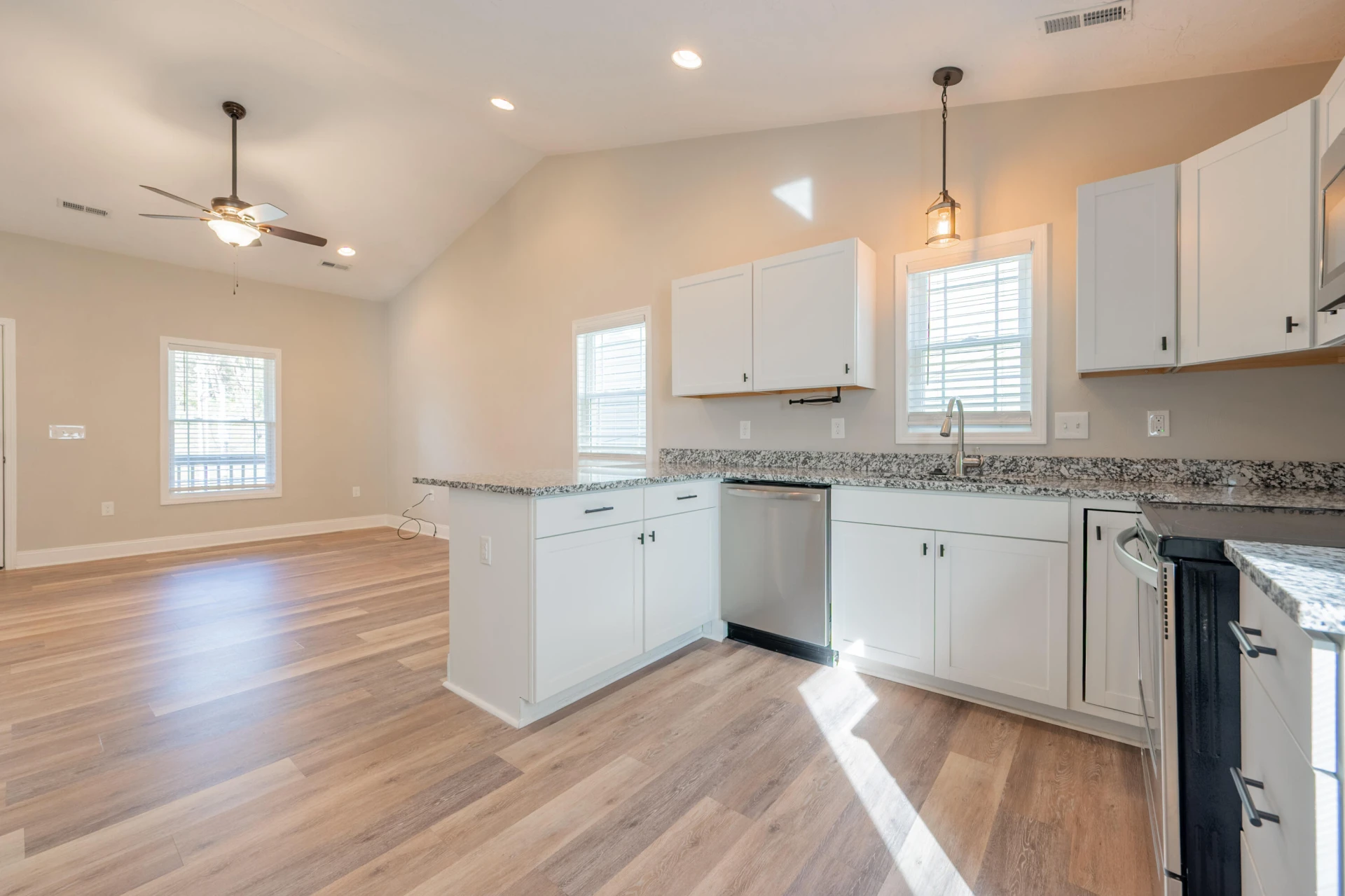 1443 Varnell AVE - Photo 16