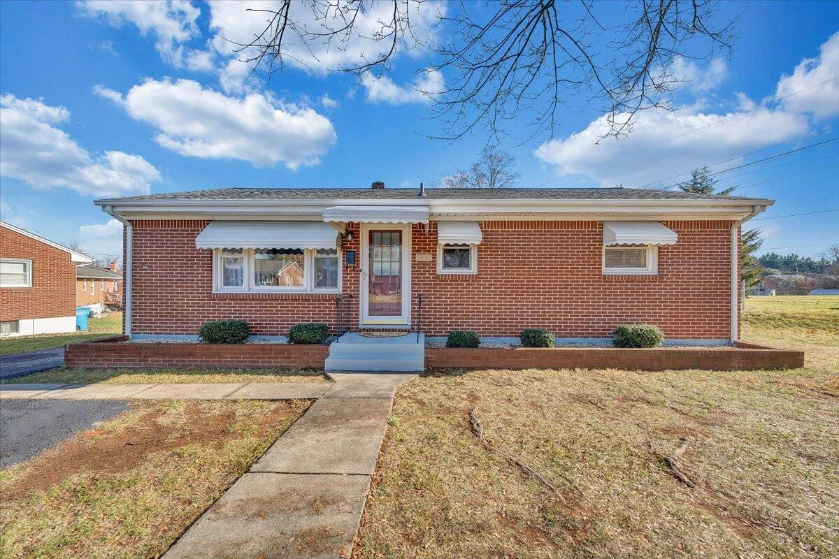 5001 Hazelridge RD