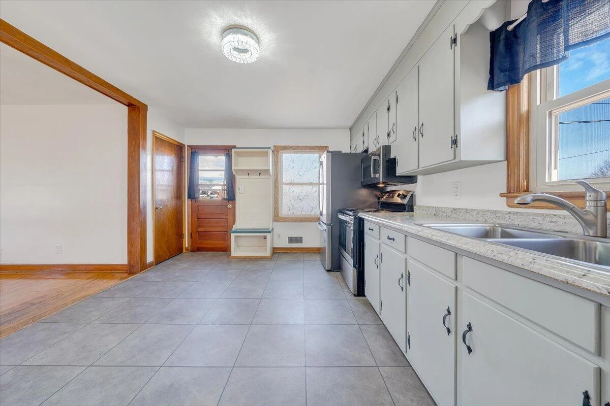 5001 Hazelridge RD - Photo 10