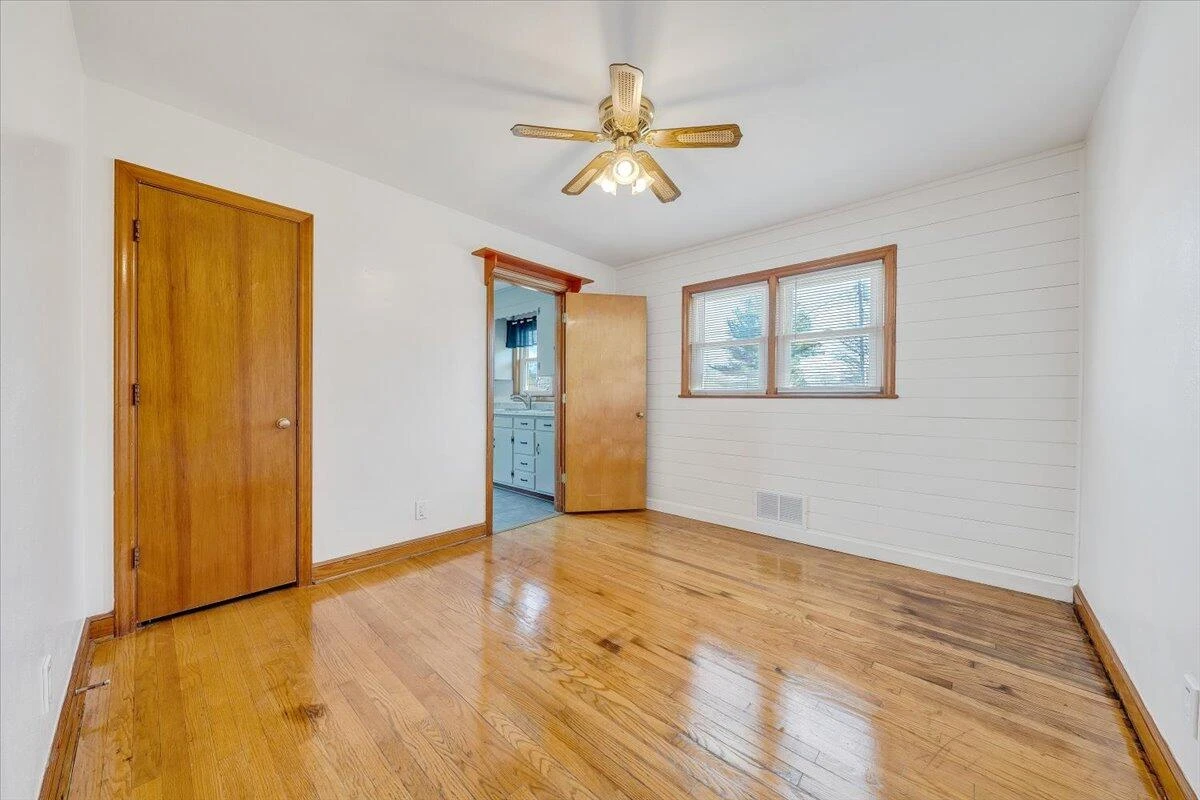 5001 Hazelridge RD - Photo 11