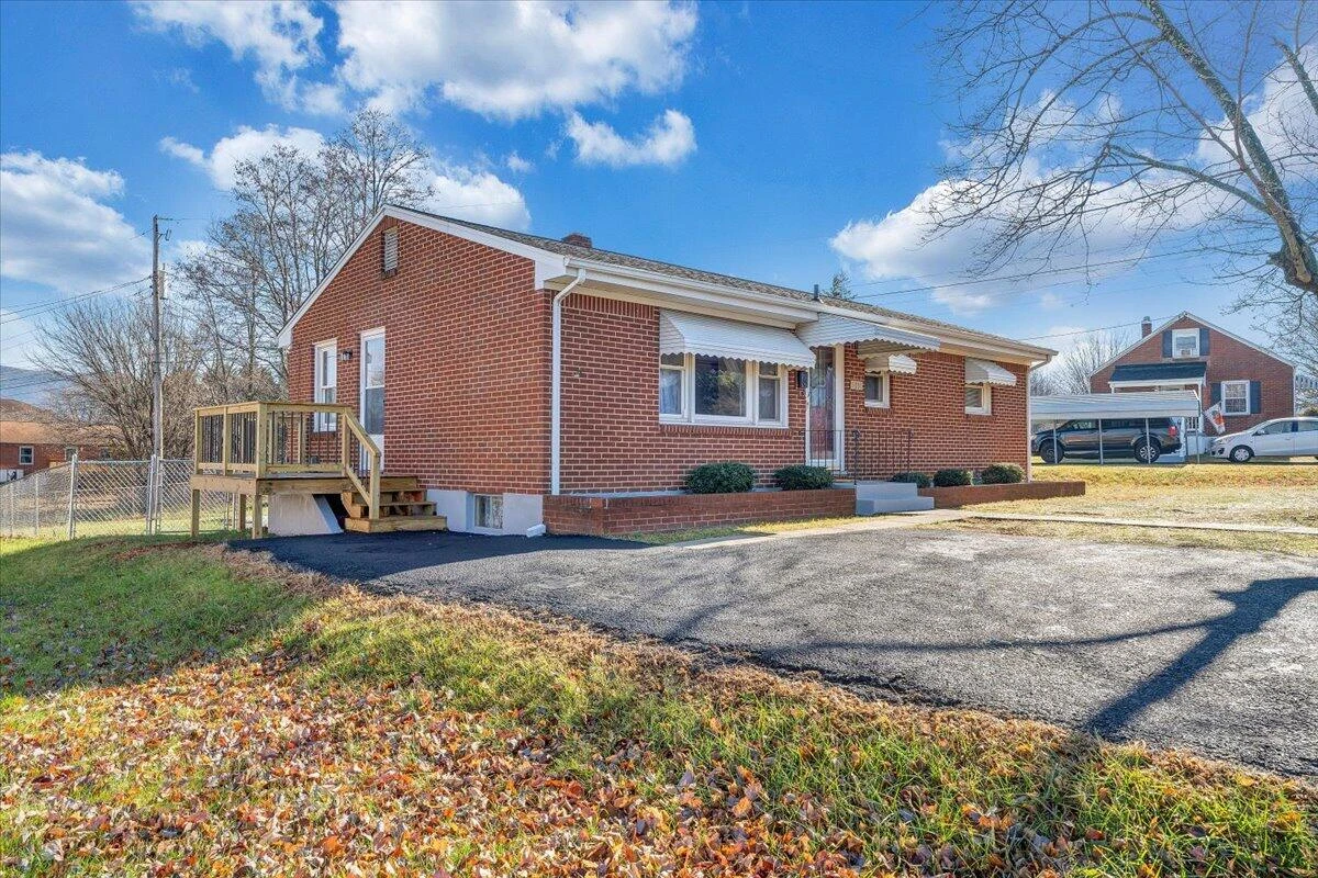 5001 Hazelridge RD - Photo 2