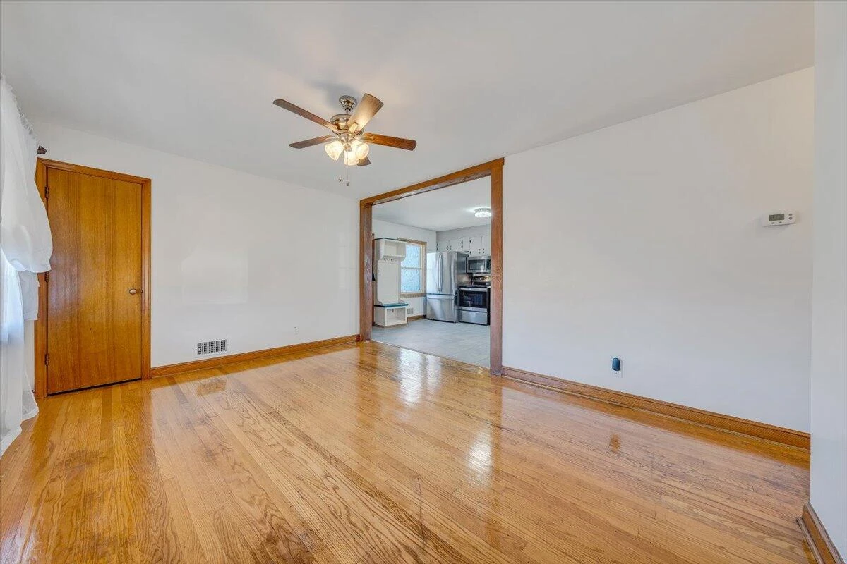 5001 Hazelridge RD - Photo 3