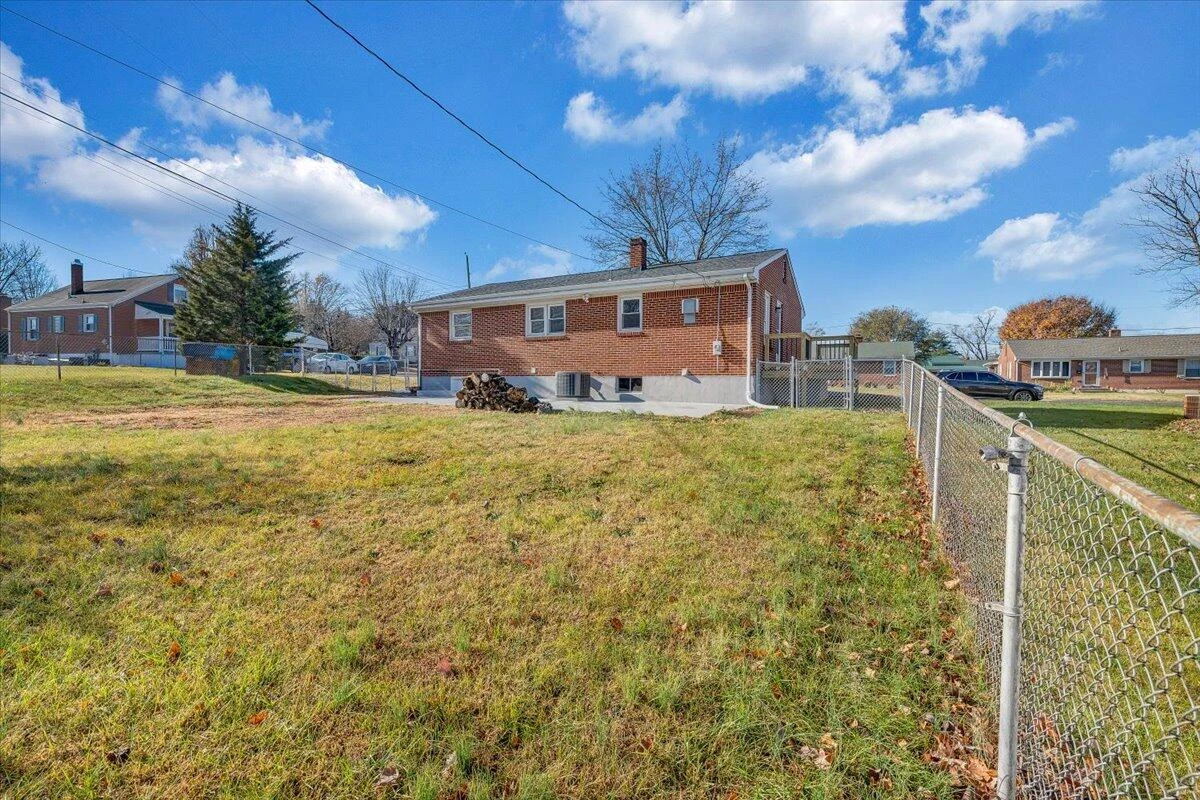 5001 Hazelridge RD - Photo 32