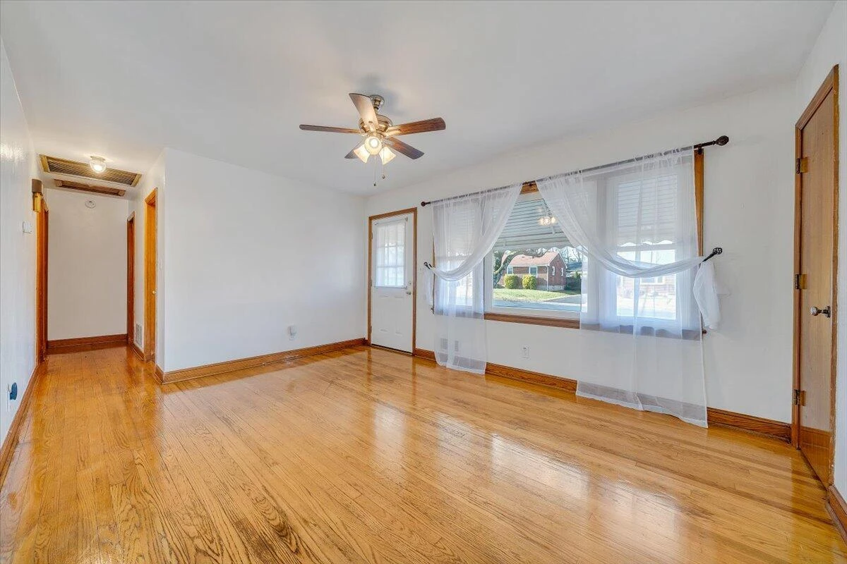 5001 Hazelridge RD - Photo 5