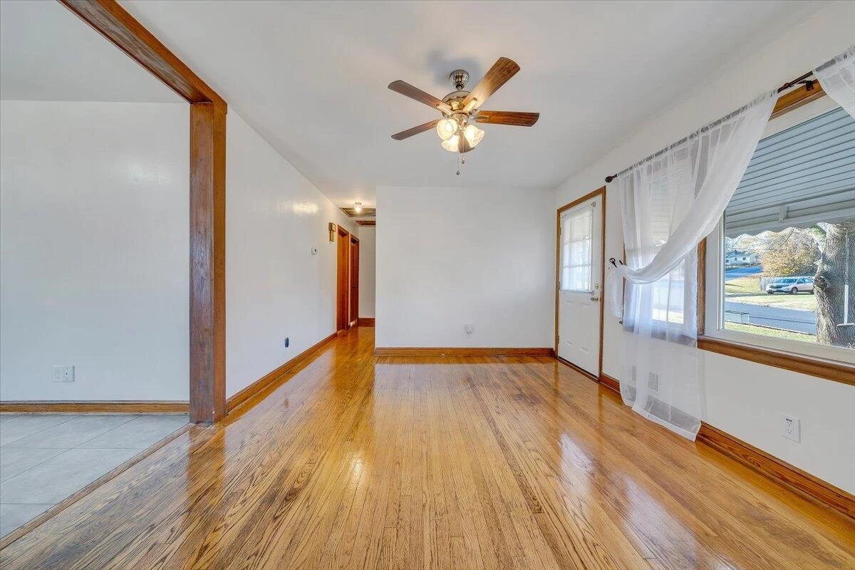 5001 Hazelridge RD - Photo 6