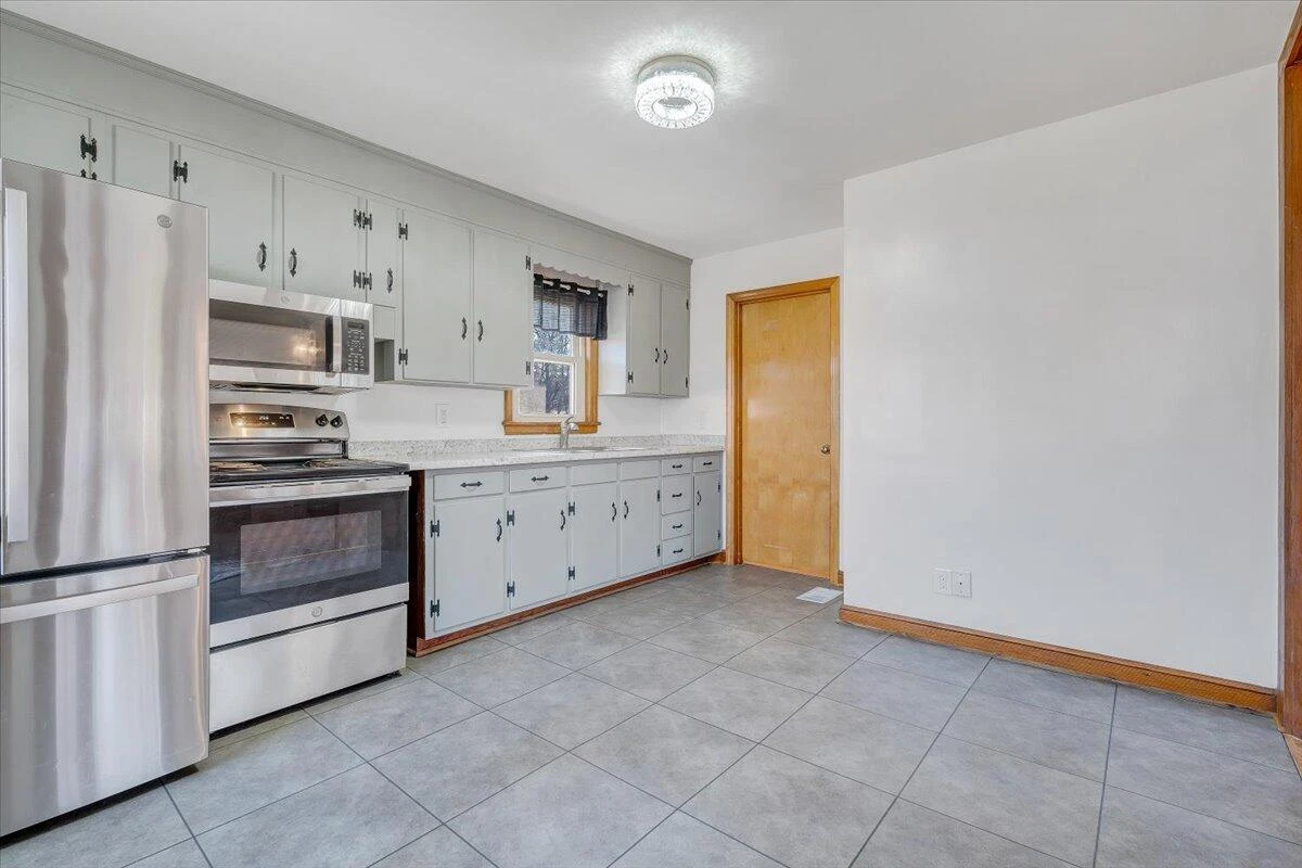 5001 Hazelridge RD - Photo 8