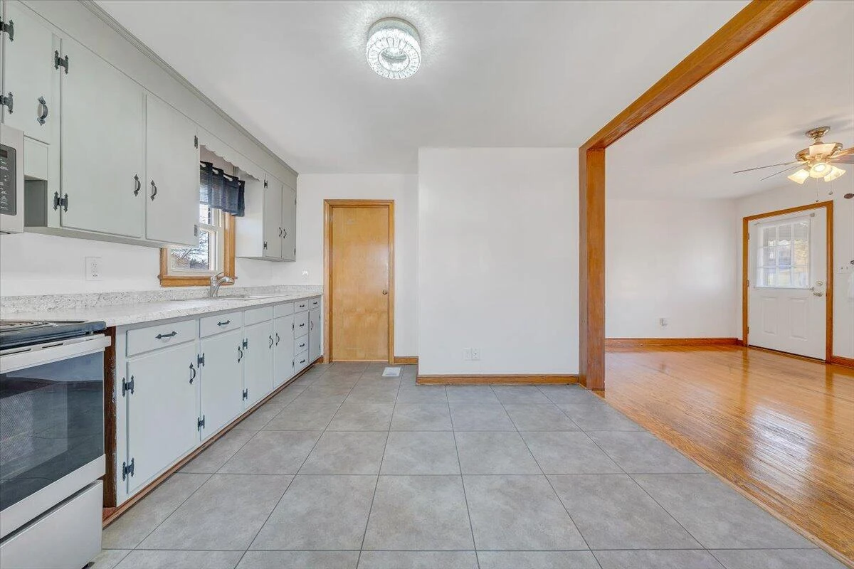 5001 Hazelridge RD - Photo 9