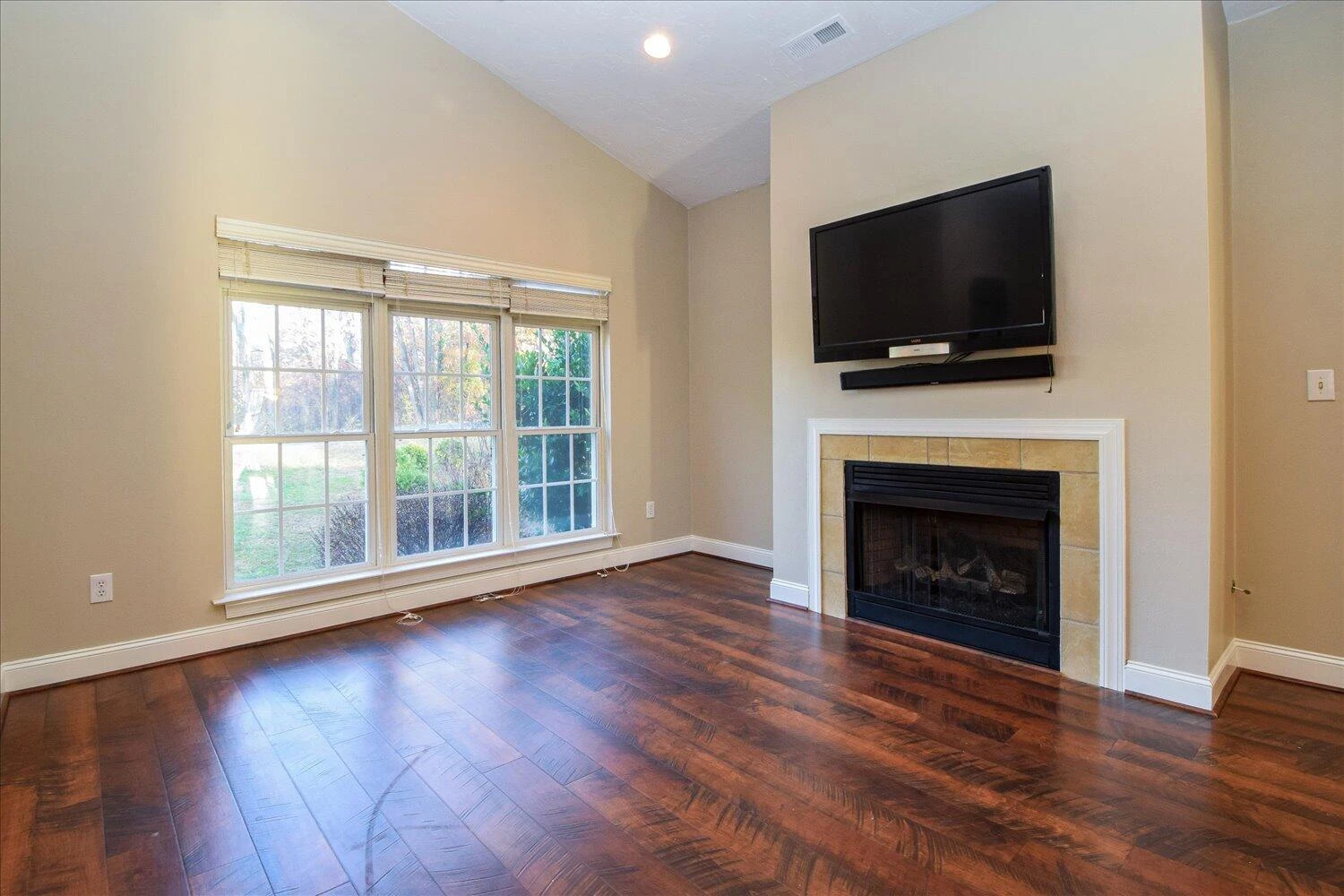 2271 Countryside RD - Photo 3