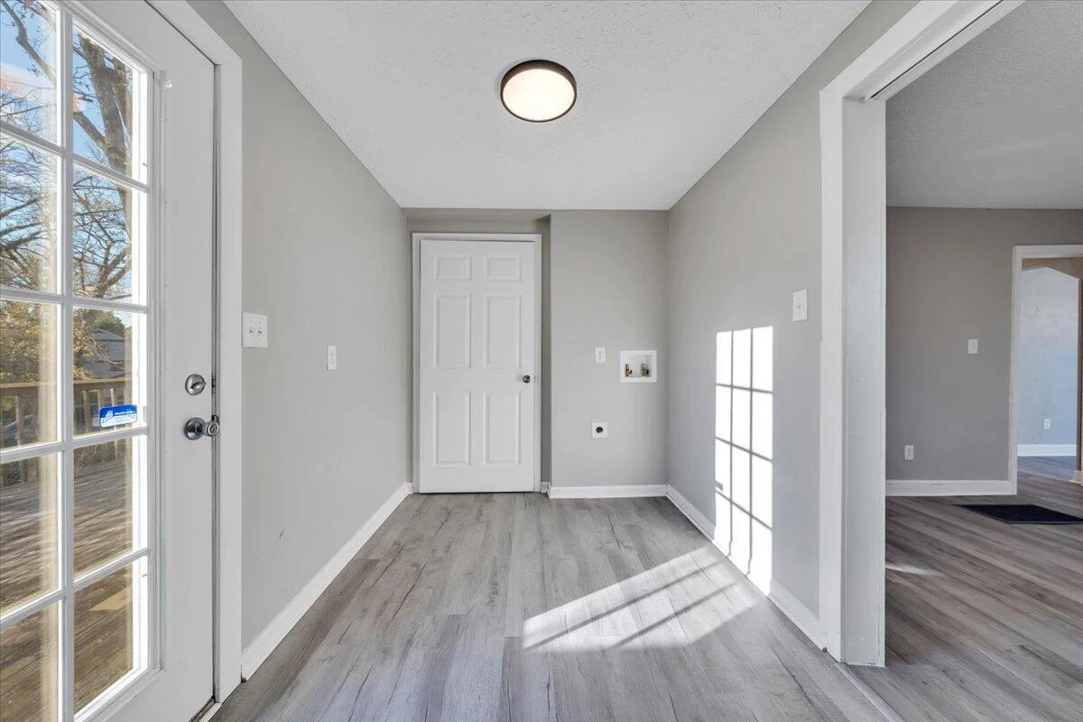 2218 Larchwood ST - Photo 10