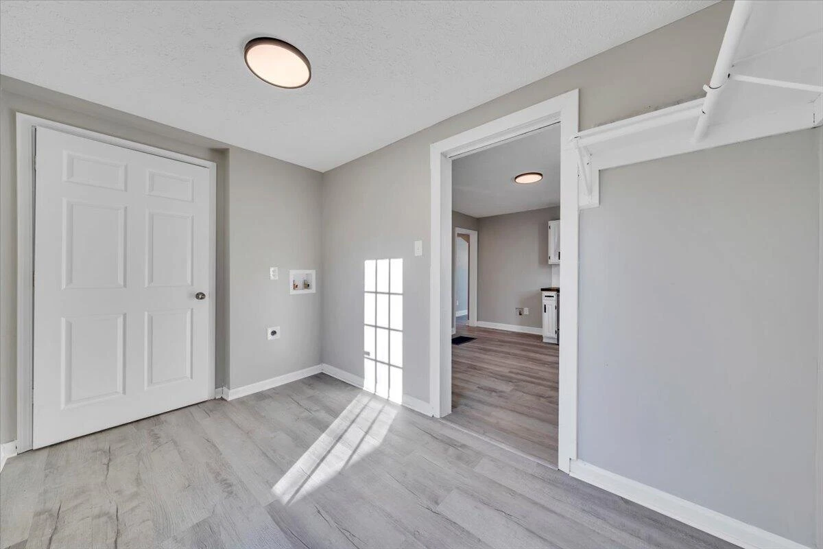 2218 Larchwood ST - Photo 11