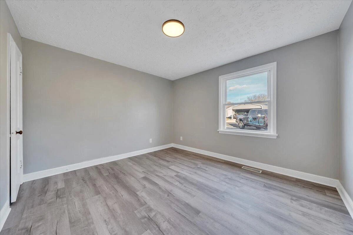 2218 Larchwood ST - Photo 16