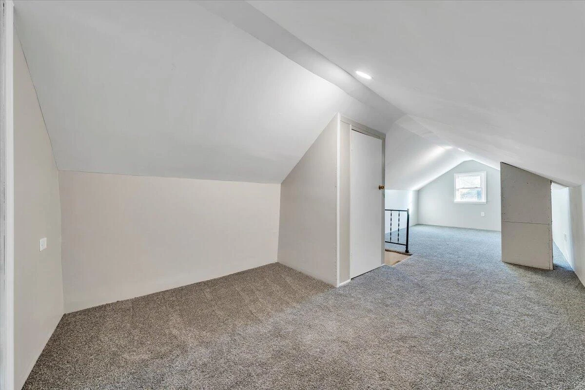 2218 Larchwood ST - Photo 20