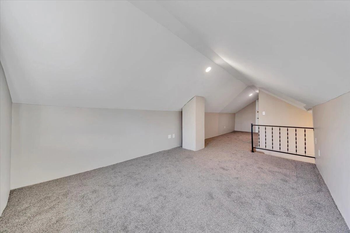2218 Larchwood ST - Photo 23