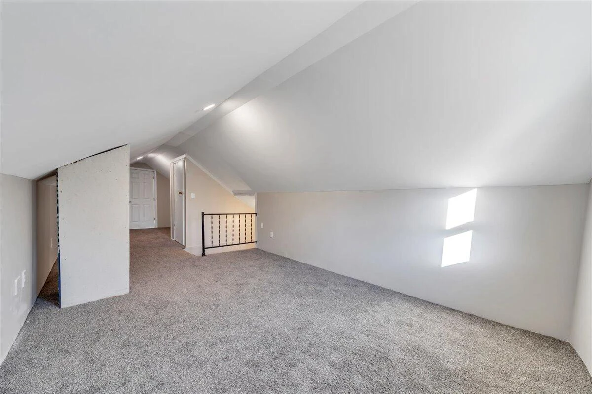 2218 Larchwood ST - Photo 24