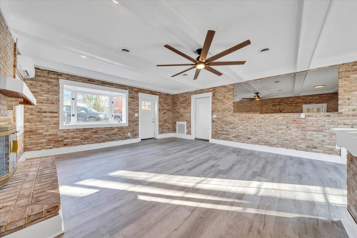 2218 Larchwood ST - Photo 28