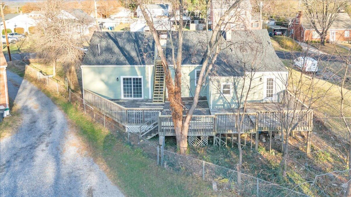 2218 Larchwood ST - Photo 36