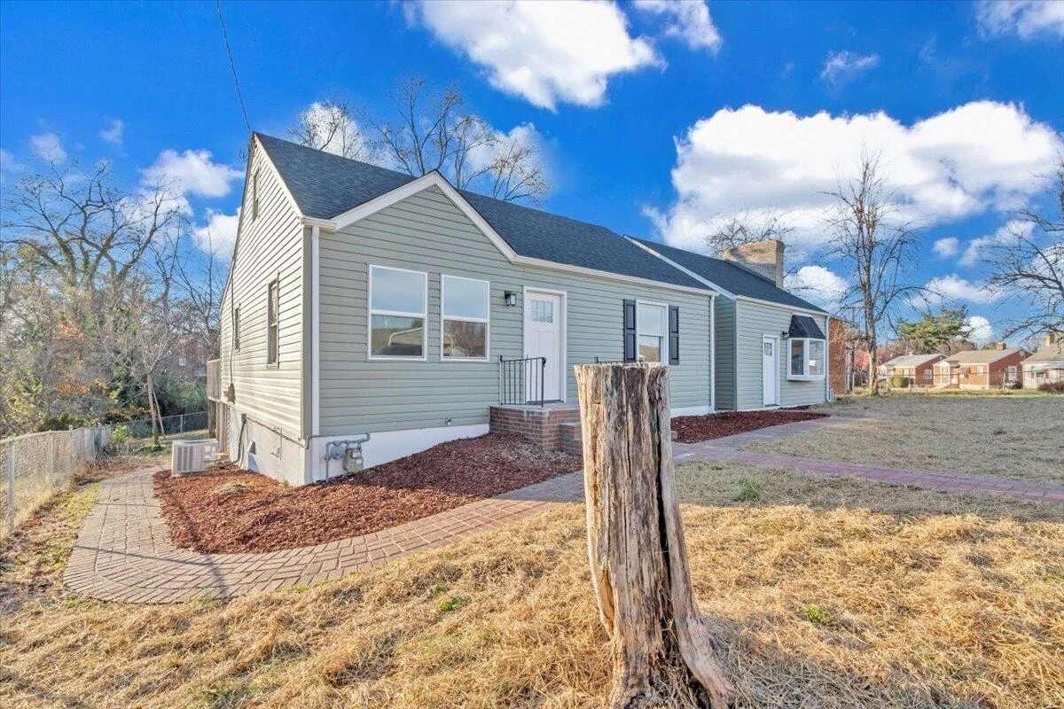 2218 Larchwood ST - Photo 38