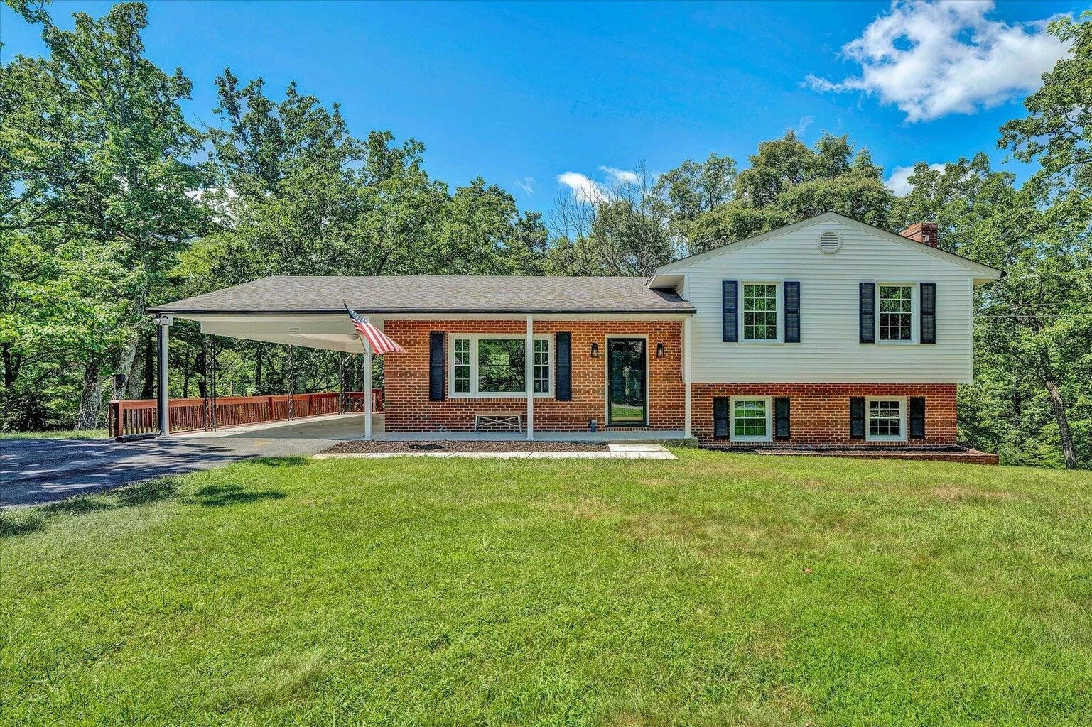 222 Oakwood RD