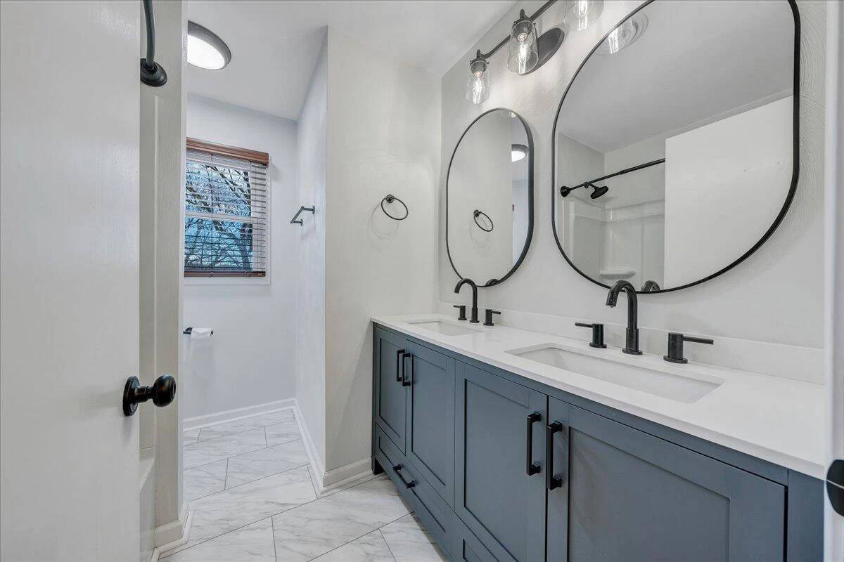 222 Oakwood RD - Photo 12