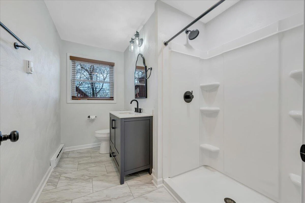 222 Oakwood RD - Photo 20