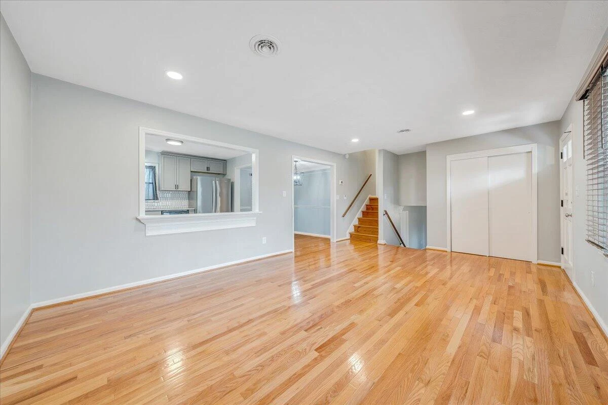 222 Oakwood RD - Photo 7