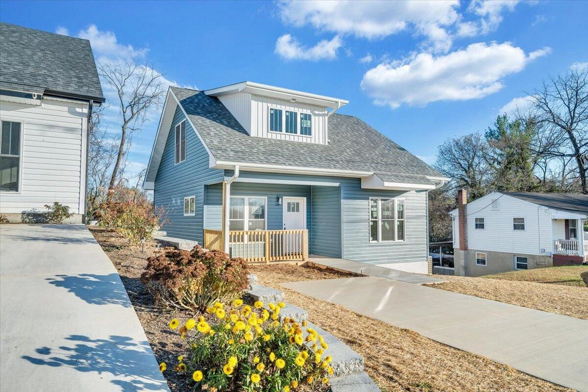 1815 North AVE
