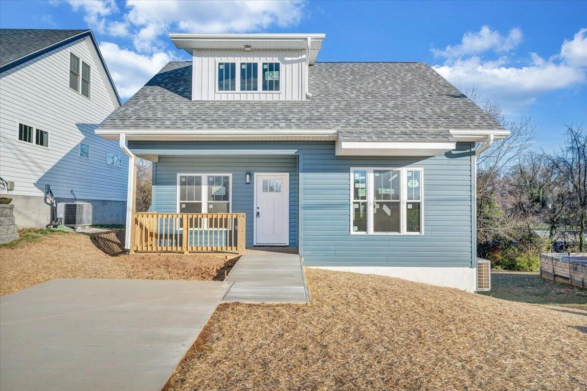 1815 North AVE - Photo 2