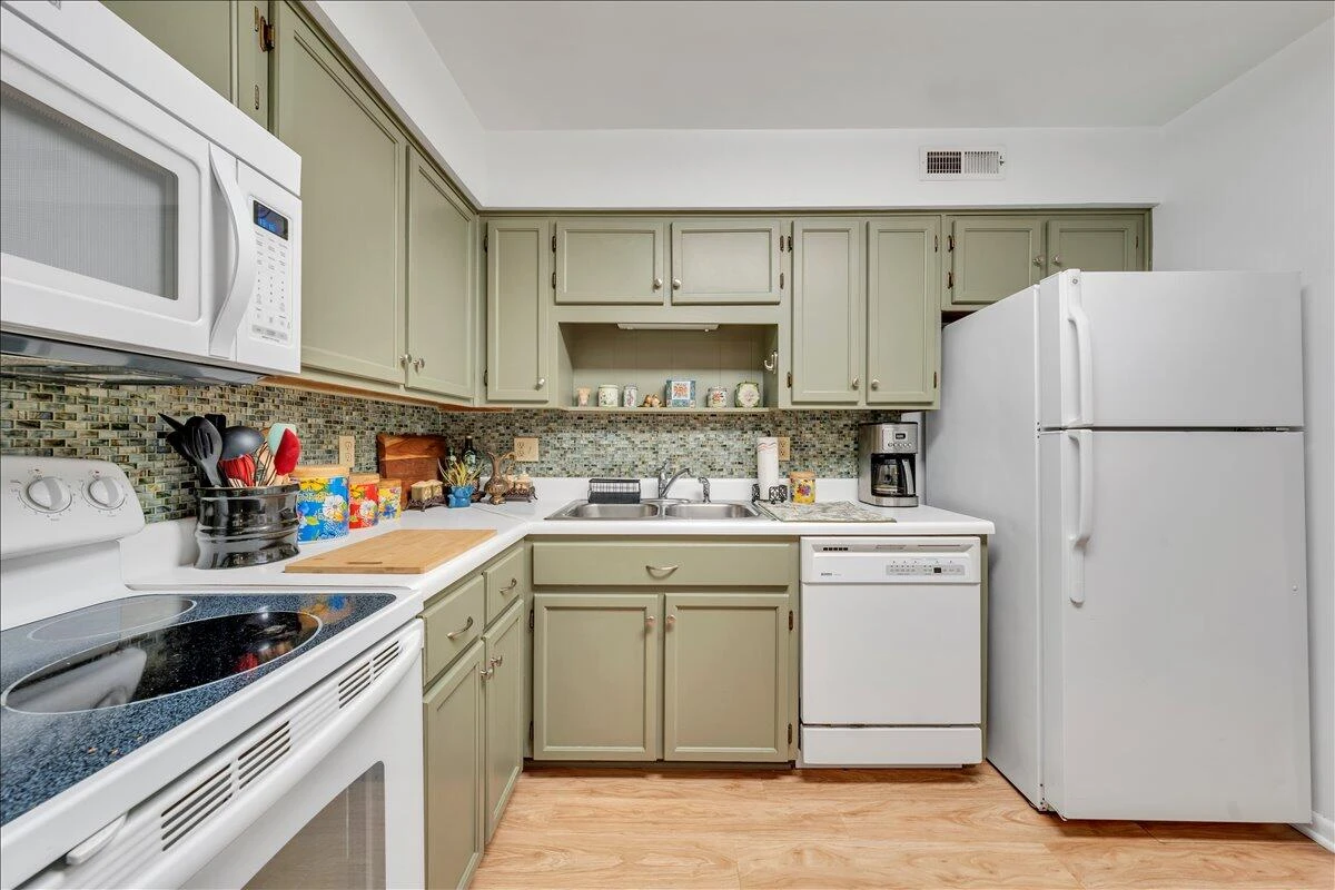 2110 Stephenson AVE #6 - Photo 12