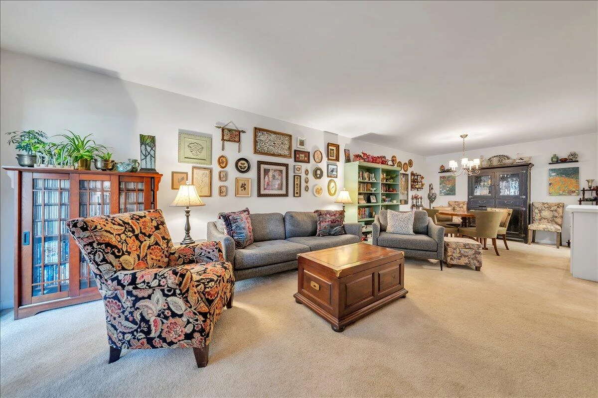 2110 Stephenson AVE #6 - Photo 8