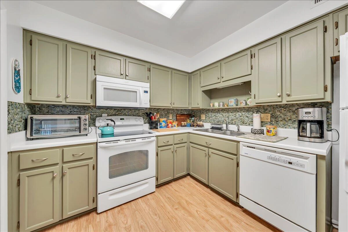 2110 Stephenson AVE #6 - Photo 10