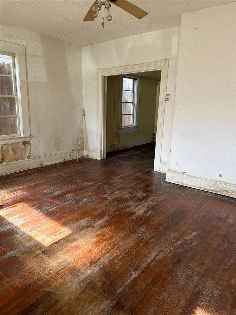 1014 Jamison AVE - Photo 2