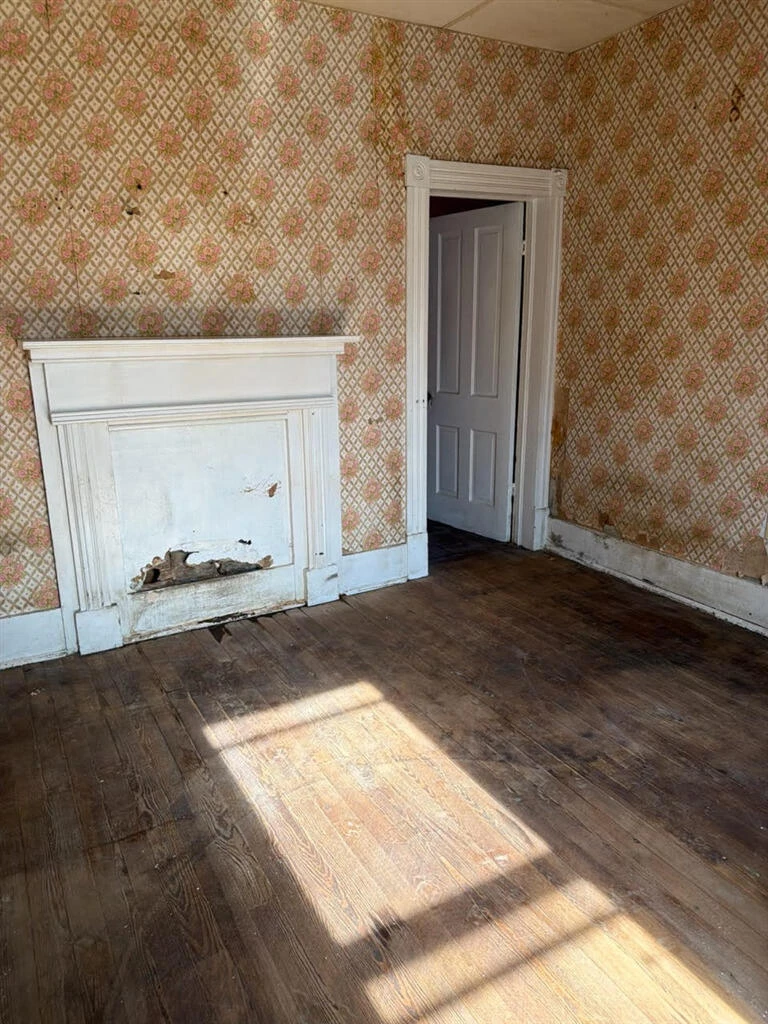 1014 Jamison AVE - Photo 5