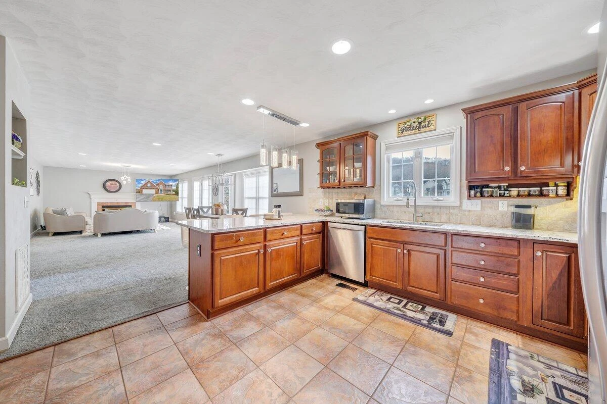 1818 High Gate LN - Photo 12