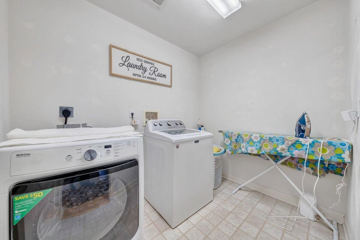 1818 High Gate LN - Photo 24