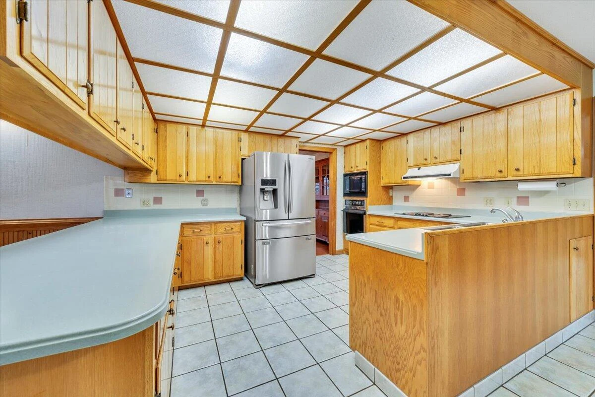 290 Patricia LN - Photo 14