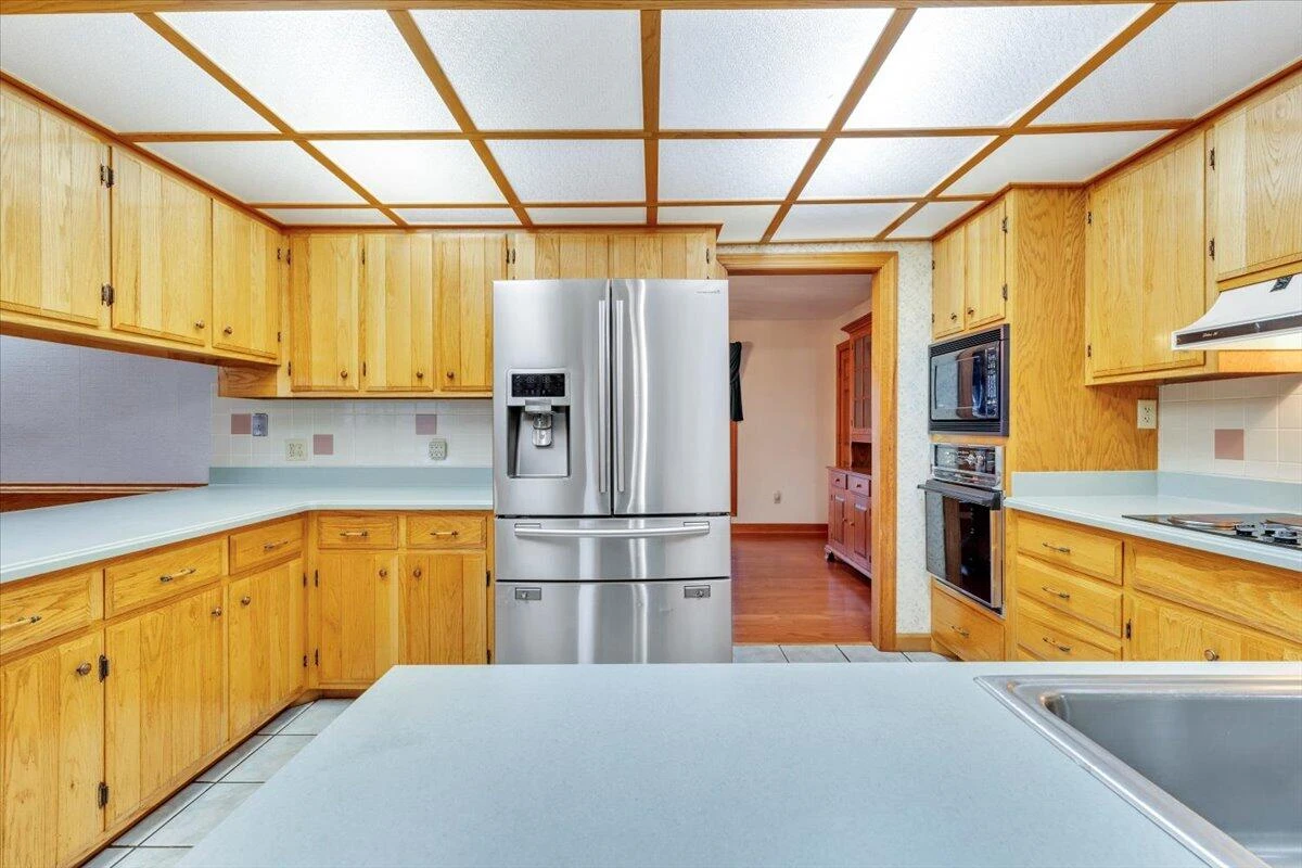 290 Patricia LN - Photo 15