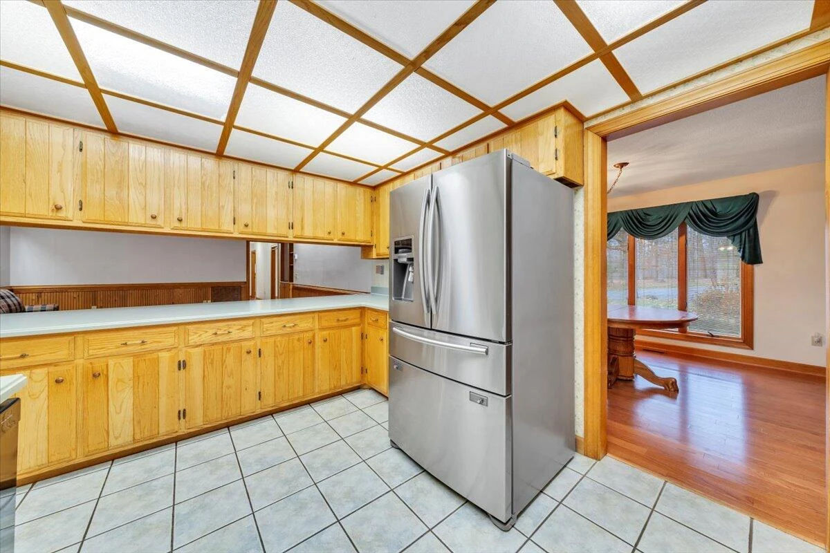 290 Patricia LN - Photo 16