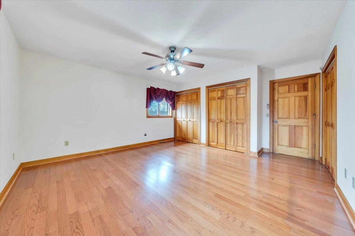 290 Patricia LN - Photo 27