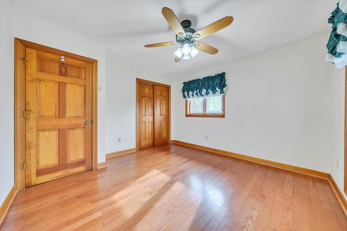 290 Patricia LN - Photo 34