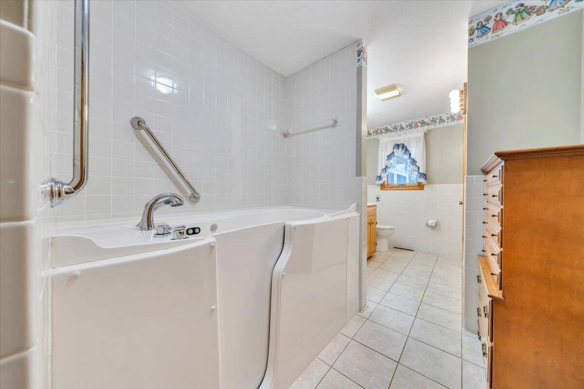 290 Patricia LN - Photo 35